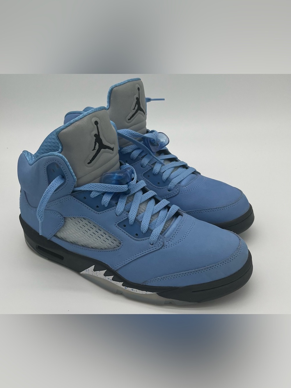 Jordan Retro High-Top Sneakers in Light Blue and Gray with box